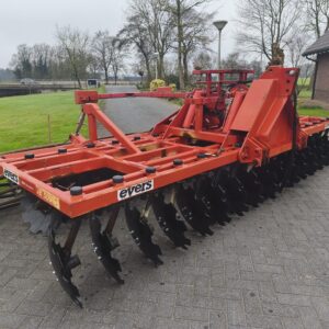 Evers JE-500 schijveneg met vijf meter werkbreedte bij KWAST Agri-Service in Almelo